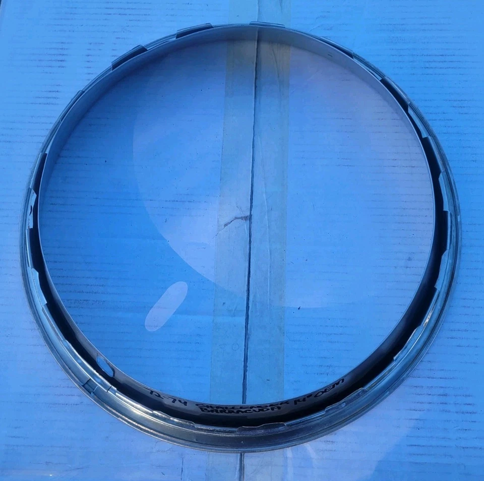 OEM DODGE 14" ANILLO DE AJUSTE (1) CARGADOR CHALLENGE CUDA 1970-74 USADO RAYADO CONDUCTOR Foto 4 de 4