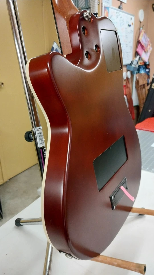 Guitarra Godin Ultra A6 Foto 4 de 4