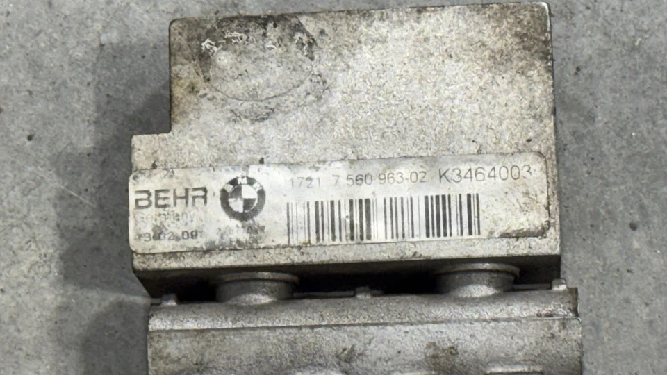 2008 - 2010 E60 BMW 535xi 535i Xdrive Transmission Oil Cooler OEM Foto 4 de 4