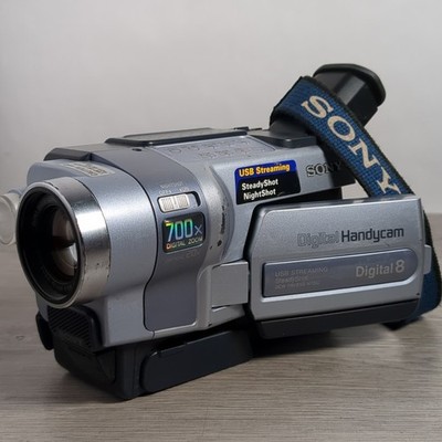 Sony Handycam DCR-TRV250 NTSC Digital-8 Camcorder 700x Digital Zoom - Tested