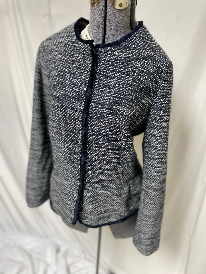 Blazer Talbots Tamanho 16 Veste Como Uma Jaqueta Estilo Boucle Creme Azul Marinho 12 - Imagem 4 de 4