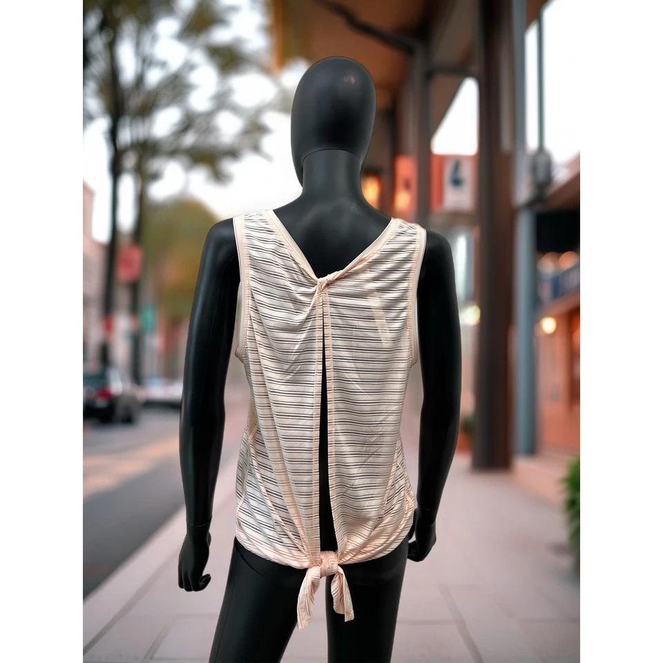 Camiseta sin mangas Lululemon a rayas melocotón espalda abierta - talla 10, 91 % nailon Foto 4 de 4