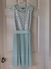 Woman’s XL Mint Colored Sleeveless Dress with Sequined Daisies and Pleats