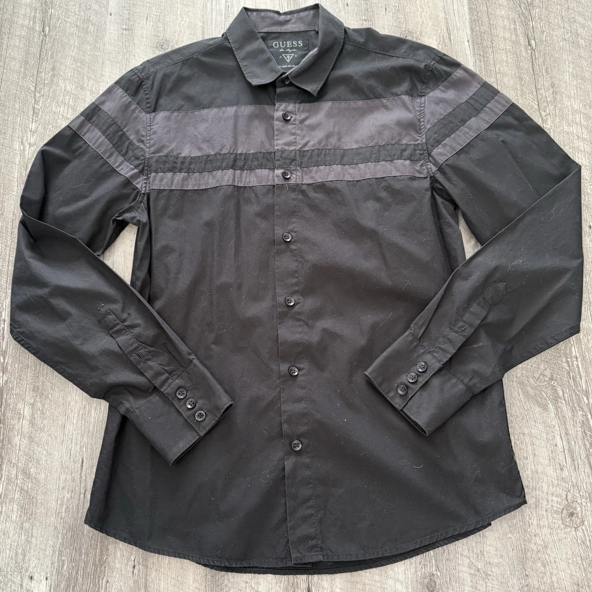 Camisa GUESS Para Hombre Mediana Negra con Rayas Grises Abotonada Ligera Manga Larga