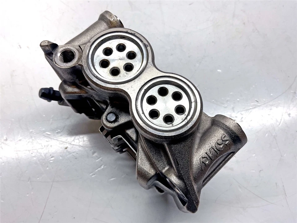 2015 Yamaha YZF R1M Front Brake Caliper Right - 2CR2580U0000 - Image 4 of 4