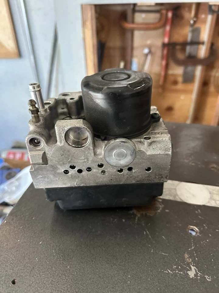 LEXUS IS300 2001-2005 OEM ANTIBLOQUEO FRENO ABS MÓDULO BOMBA Foto 3 de 4