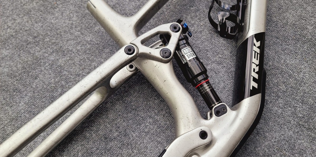 2025 TREK TOP FUEL 9.8 XT MEDIUM M SL FRAMESET COLOR / LUNAR