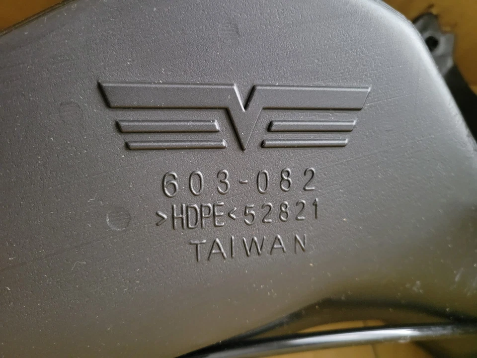 Dorman 603-082 Washer Fluid Reservoir fits 1997-2007 Ford Taurus Mercury Sable - Image 3 of 4