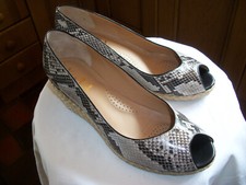 New Van Dal 7.5D Peep Toe Wedge Shoes with Box