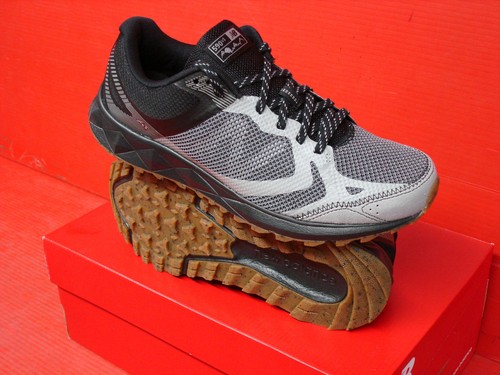 New Balance Men's Black \u0026 Grey MT590RT3 Running Shoes