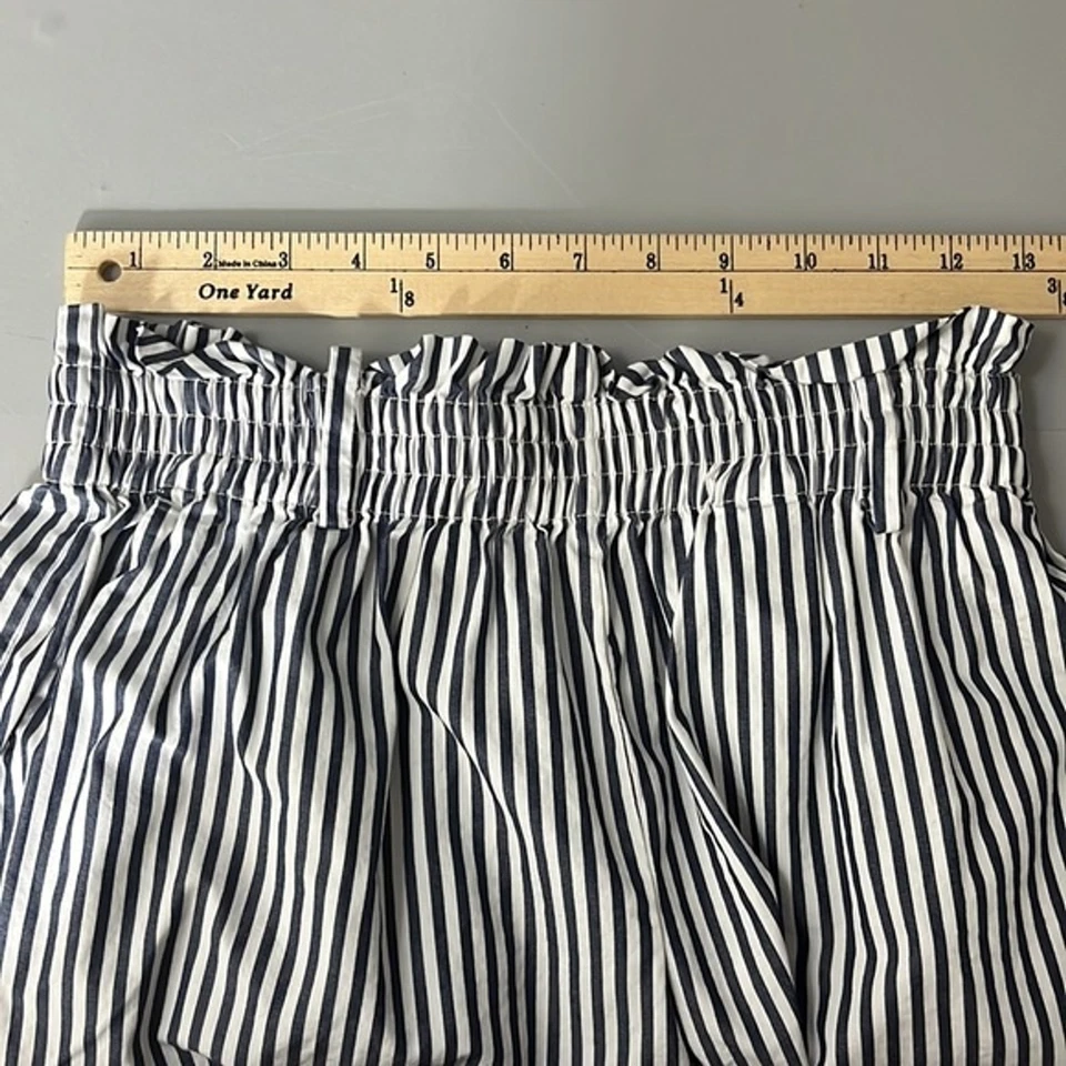 Michael Kors Mujer’s Vestido Pantalones Cortos Rayas Con Bolsillos Talla 2 Azul y Blanco Foto 4 de 4