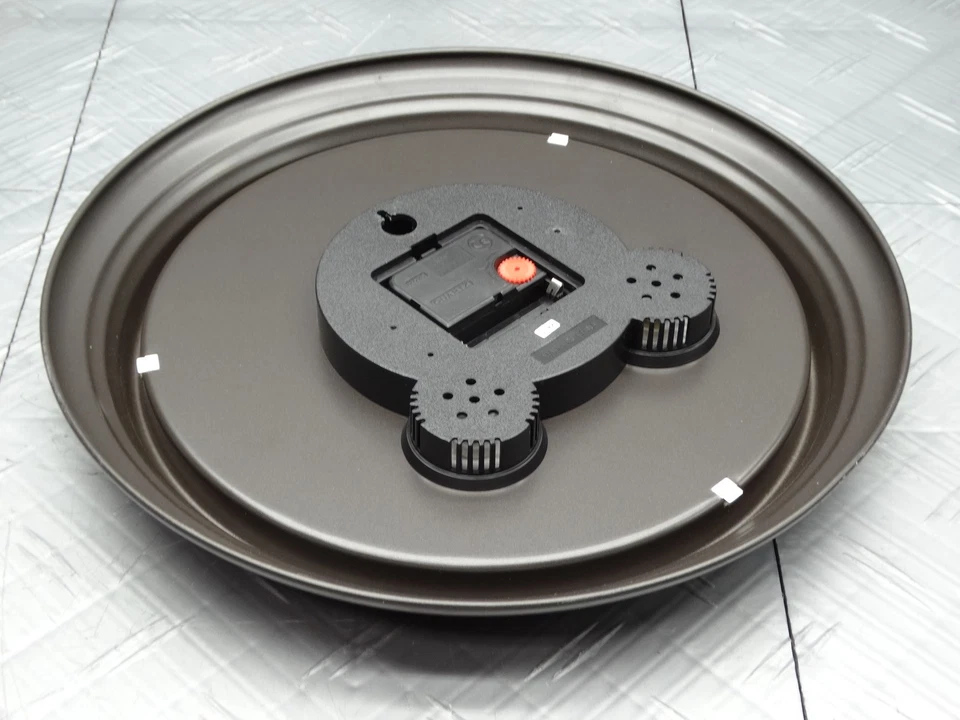 ACURITE 13in Outdoor Clock with Thermometer and Humidity - Image 4 of 4