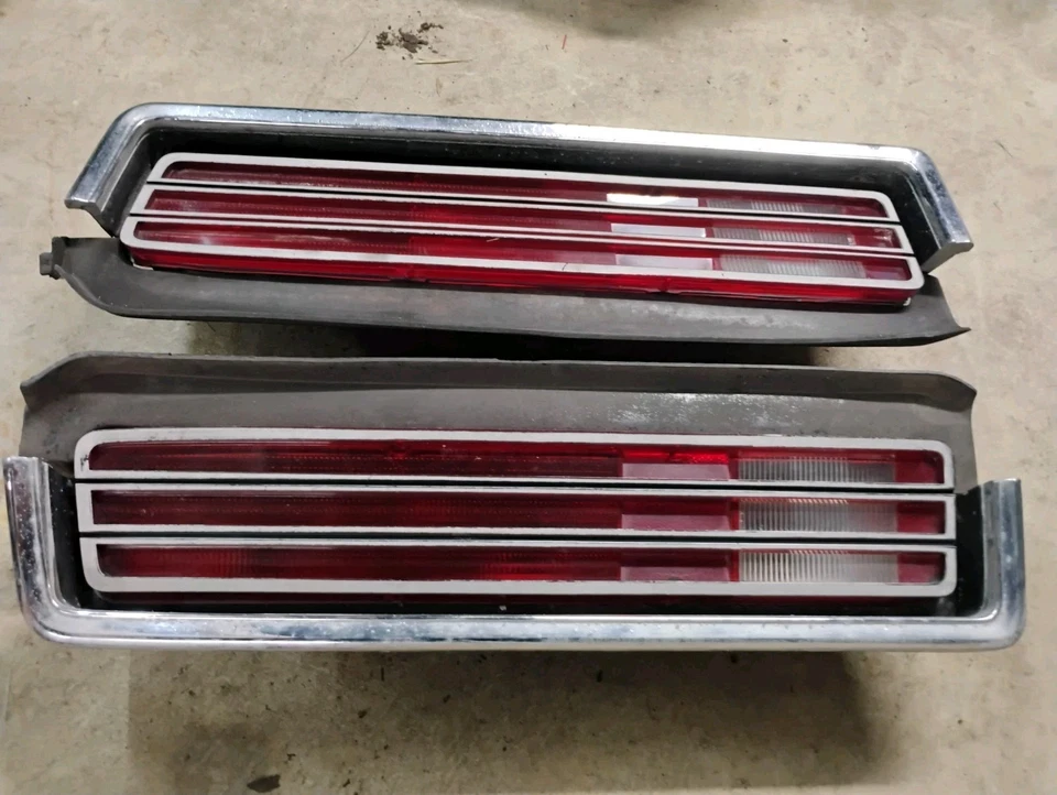 Задний левый комплект задних фонарей со стороны водителя/пассажира 1974-1977 PLYMOUTH GRAN FURY от оригинального производителя - Изображение 2 из 4