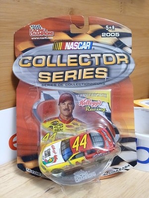 Racing Champions NASCAR 1/64 diecast #44 Kelloggs Corn Flakes Terry Labonte 2005
