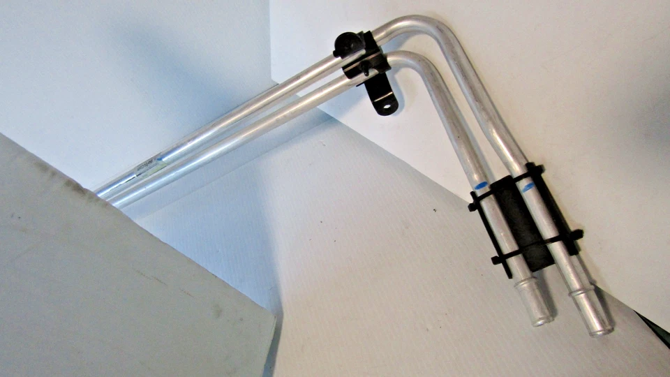 MONTAJE DE TUBERÍA CALEFACTORA CAMIÓN VOLVO 20998424 Foto 4 de 4