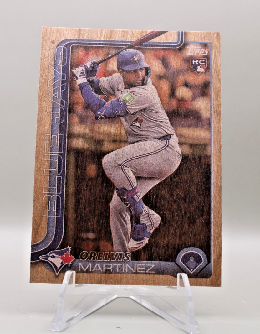 2025 Topps Series 1 - Orelvis Martinez #18 Wood Grain /25 (RC) SSP
