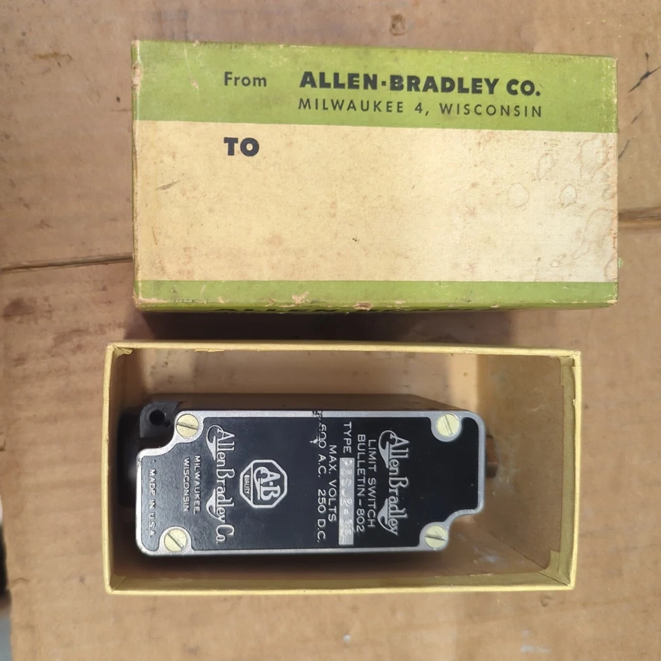 INTERRUPTOR LÍMITE A-B BOLETÍN-TIPO 802 PbSJ2-38 18 A 600VA latón tipo empuje Foto 3 de 3