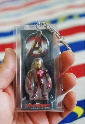 hot toys infinity gauntlet keychain