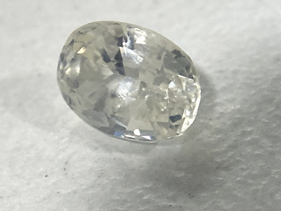 1,30 CT NATÜRLICHER WEISSER SAPHIR AUS SRILANKA