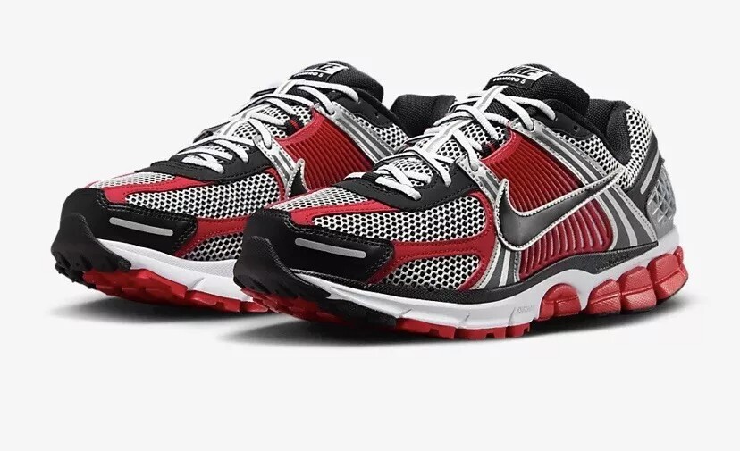 [HV0926-095] Мужские кроссовки Nike Zoom Vomero 5 Серебристый металлик, Университетский красный * НОВИНКА*
