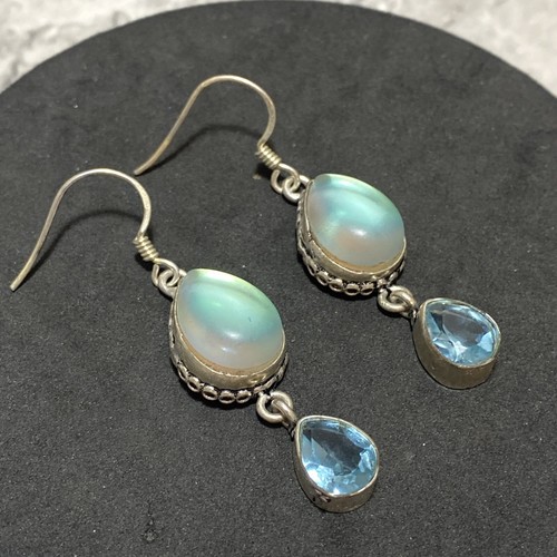 RETRO Blue Glass Teardrop Earrings Dangly Silver Tone Pretty Kitsch