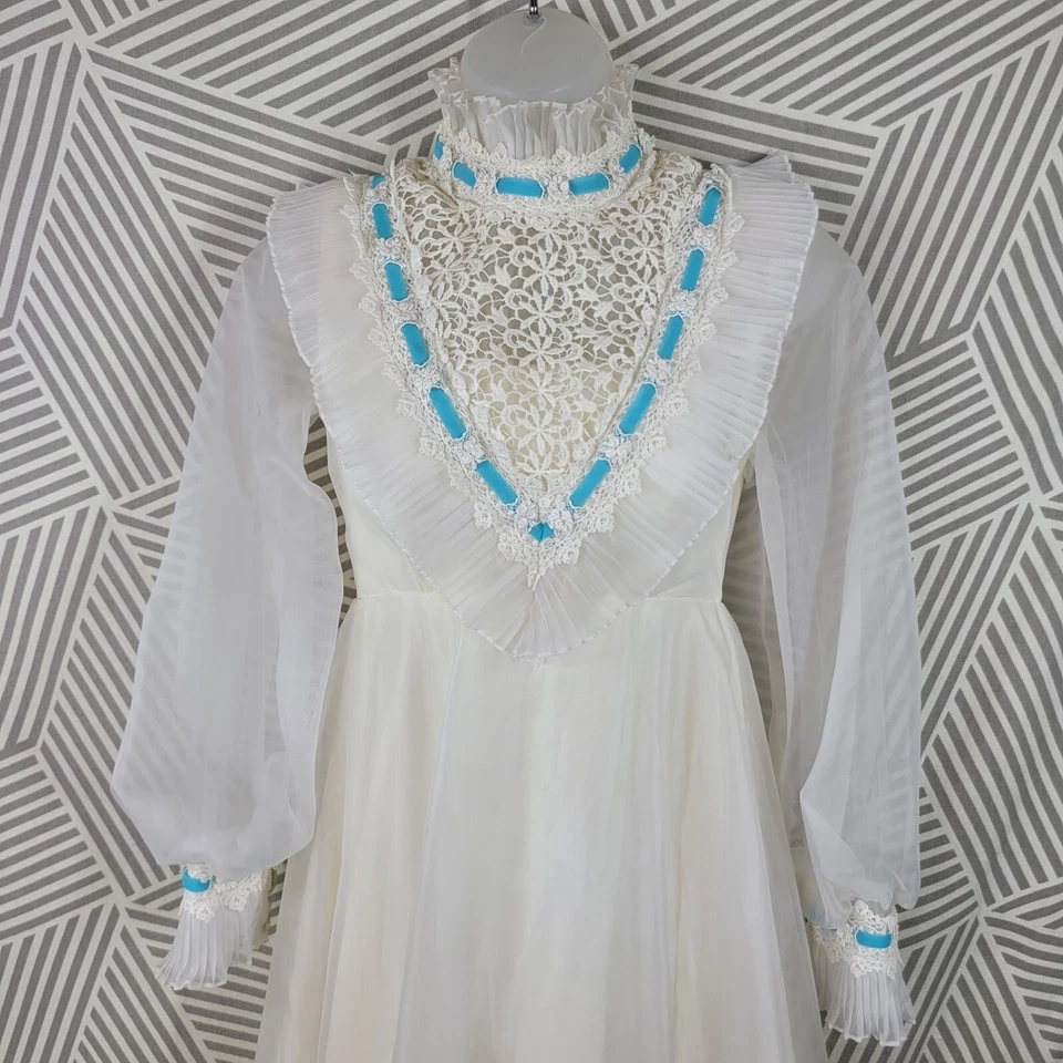 Vintage 60s Victorian Dress Size 2/4 White Lace Blue Puff Prom Ruffle Long maxi - Image 4 of 4