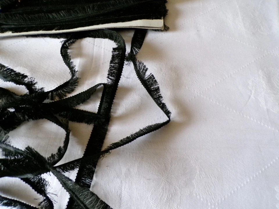 GALON ANCIEN NOIR FRANGES DEBUT 1900 : 10 m x 1,5 cm - Photo 3/3