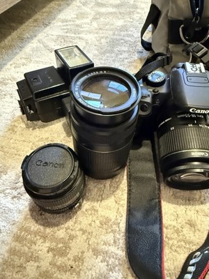 Canon EOS Rebel T4i Camera Bundle with EF-S 55-250mm Lens, Flash, and Bag