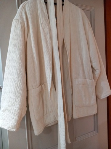 Lovely CREAM Short Padded Jacket SIZE 16 unworn.