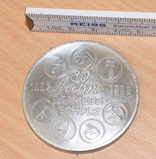 DDR Medaille »30 J. Berufsschule VEB Bergbau & Hüttenkombinat Freiberg« Ø 50mm