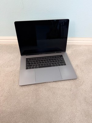 2017 Apple MacBook Pro 15-inch Space Gray/Intel Core i7 2.90 GHz, 512 GB 16 GB