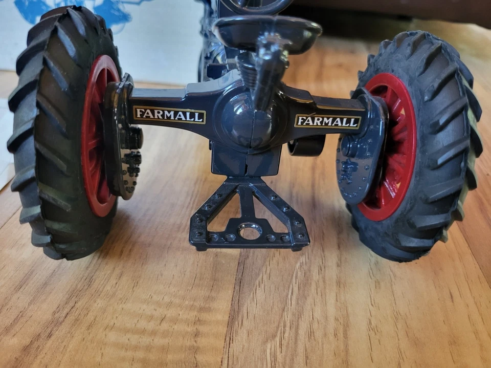 ERTL McCormick-Deering Farmall F-20 1932 All American Dairy Show Tractor - Image 3 of 4