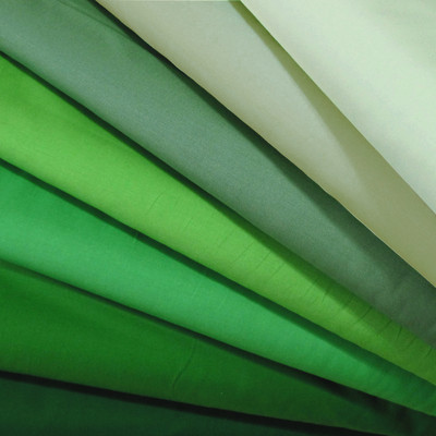 ROBERT KAUFMAN ''KONA COTTON SOLID'' Green #1 by the 1/2 yard