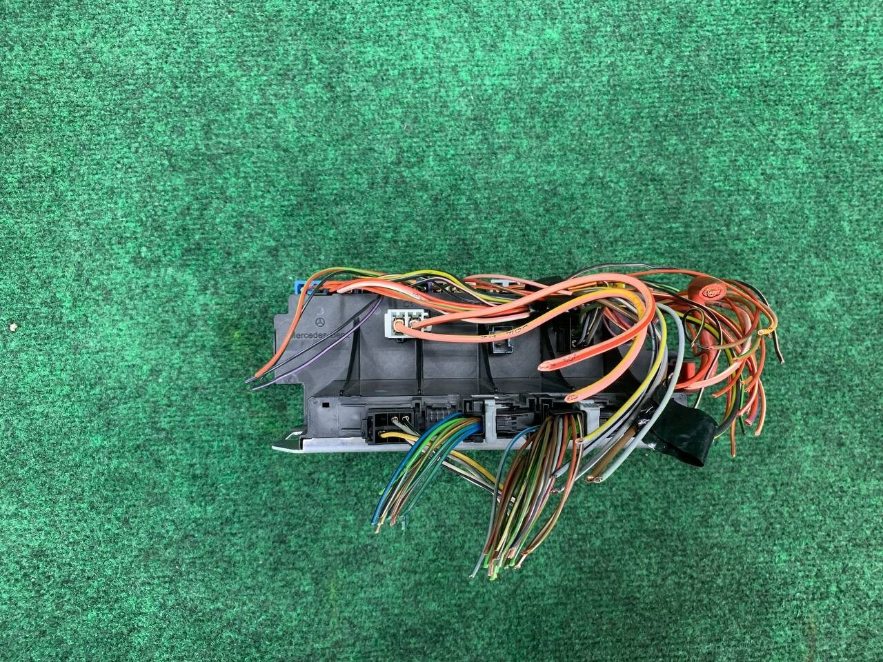03-12 Mercedes R230 SL550 SL55 AMG Front Left SAM Fuse Box Control Module OEM