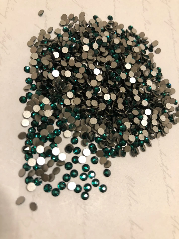 Swarovsky xilion o redondo verde esmeralda ss 9 decoracion para uñas 140 pz Foto 2 de 3