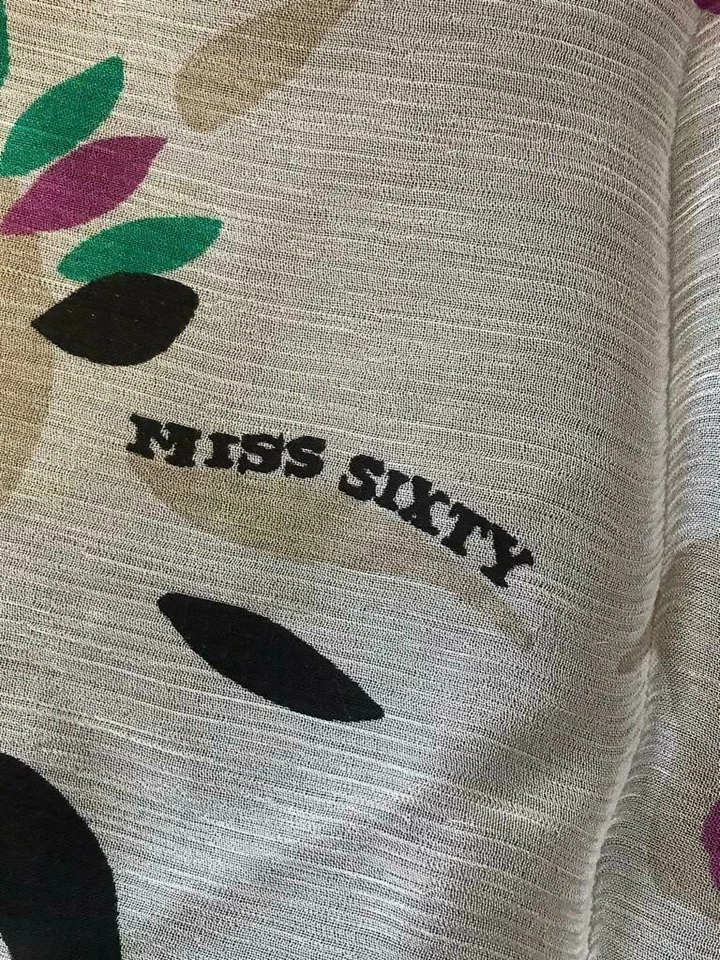 2 Miss Sixty Floral 10x10 Pulgadas Gasa Bolsillo Cuadrados/Pañuelo Foto 3 de 4