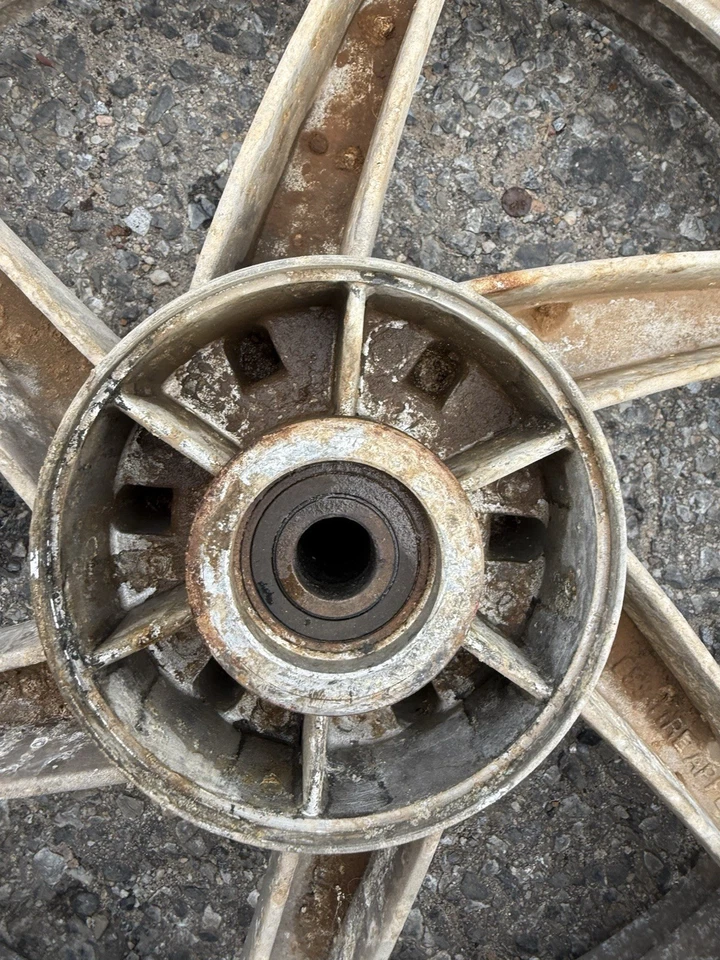 Llanta trasera Hyosung GT650 GT 650 Mag Enkei OEM Original Original Foto 2 de 4