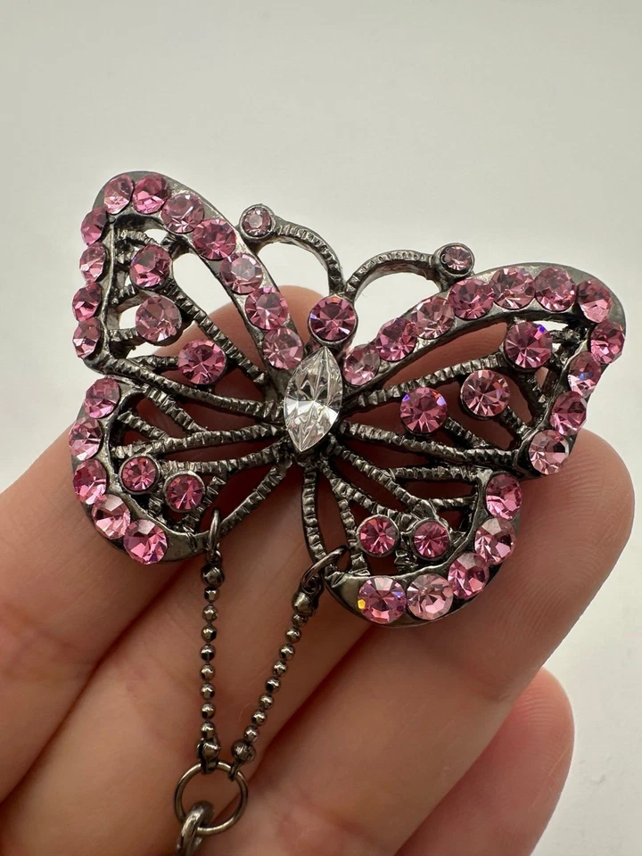 Colgante mariposa diamantes de imitación rosa Foto 3 de 4