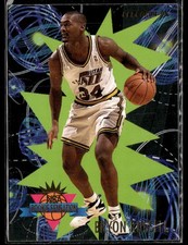 1994-95 Fleer #23 Bryon Russell Rookie Sensations Basketball Card 3901L