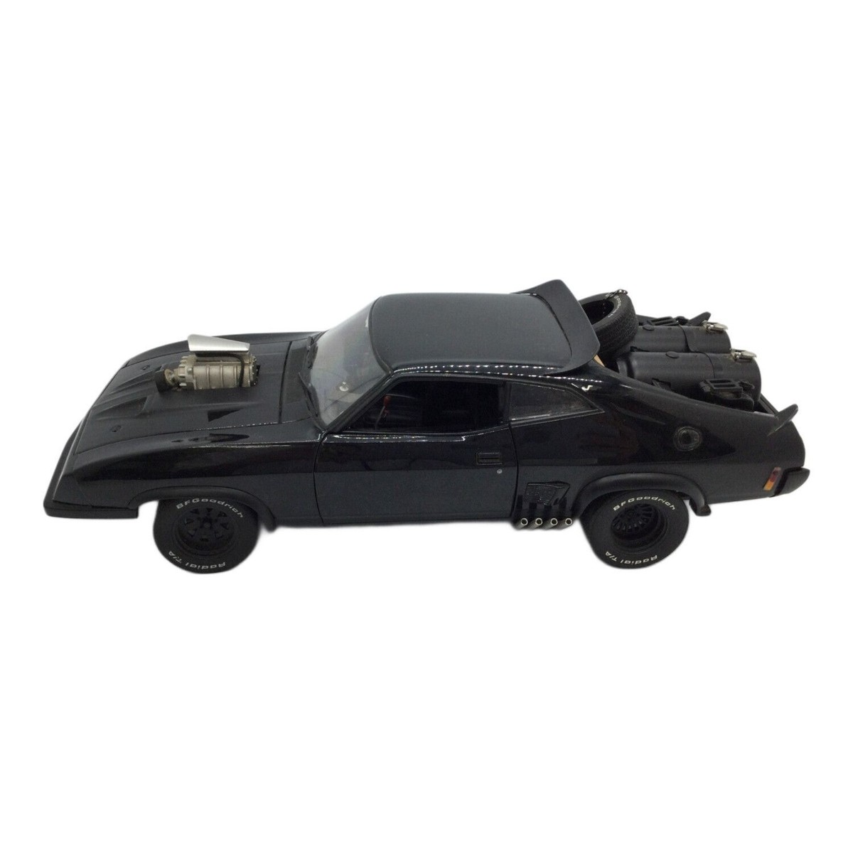 オートアート　MADMAX2 インターセプター Mad Max 2 Diecast Car 1/18 The Road Warrior Interceptor