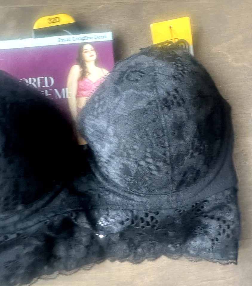 Sujetador Adored by Adore Me Payal Demi Longline con aros encaje floral negro 32D Foto 3 de 4