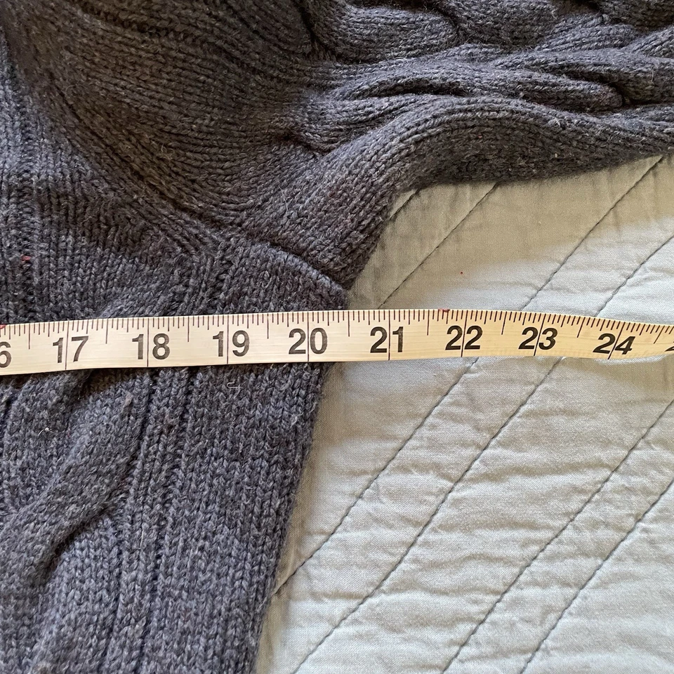 Suéter L.L.Bean para mujer talla mediana gris lana y acrílico cuello alto tejido con cable Foto 4 de 4
