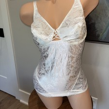 Vanity Fair Women's One-Piece Bodysuit Shaper Size 38C