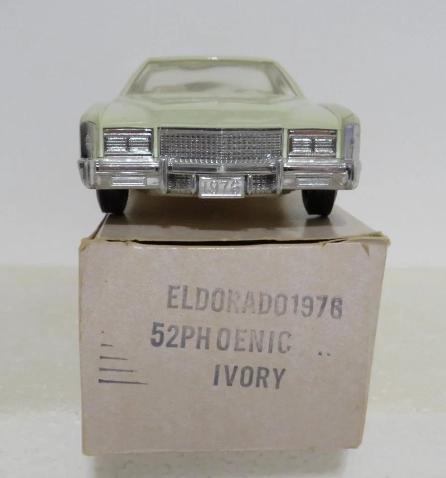 老式 JOHAN 1976 PHOENICIAN IVORY 凯迪拉克 ELDORADO 经销商促销汽车带盒 — 第 2/4 张图片