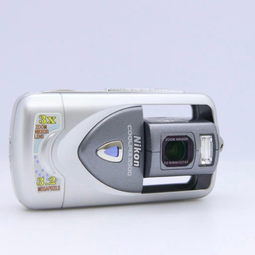 Nikon Coolpix 3500 デジタルカメラ Nikon COOLPIX3500 Digital Camera Silver Compact Excellent