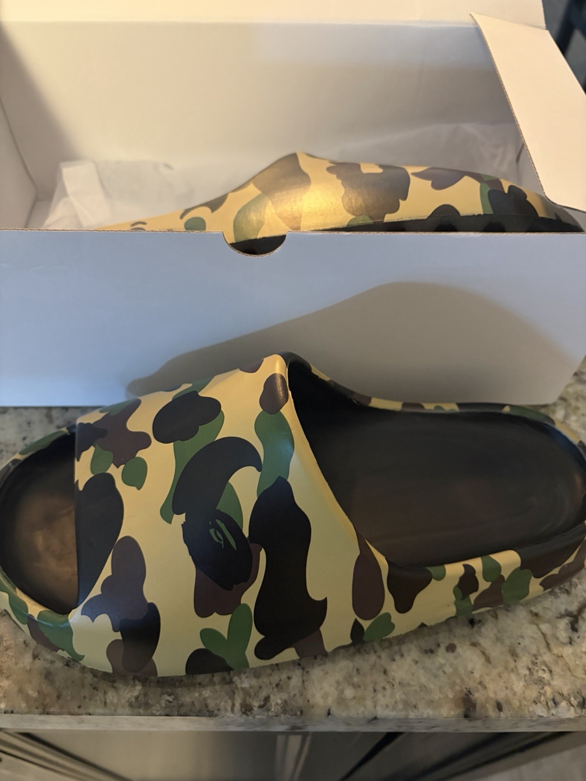 Size 11 A Bathing Ape BAPE 1st Camo Slides Yellow  NEW IN BOX thumbnail 7