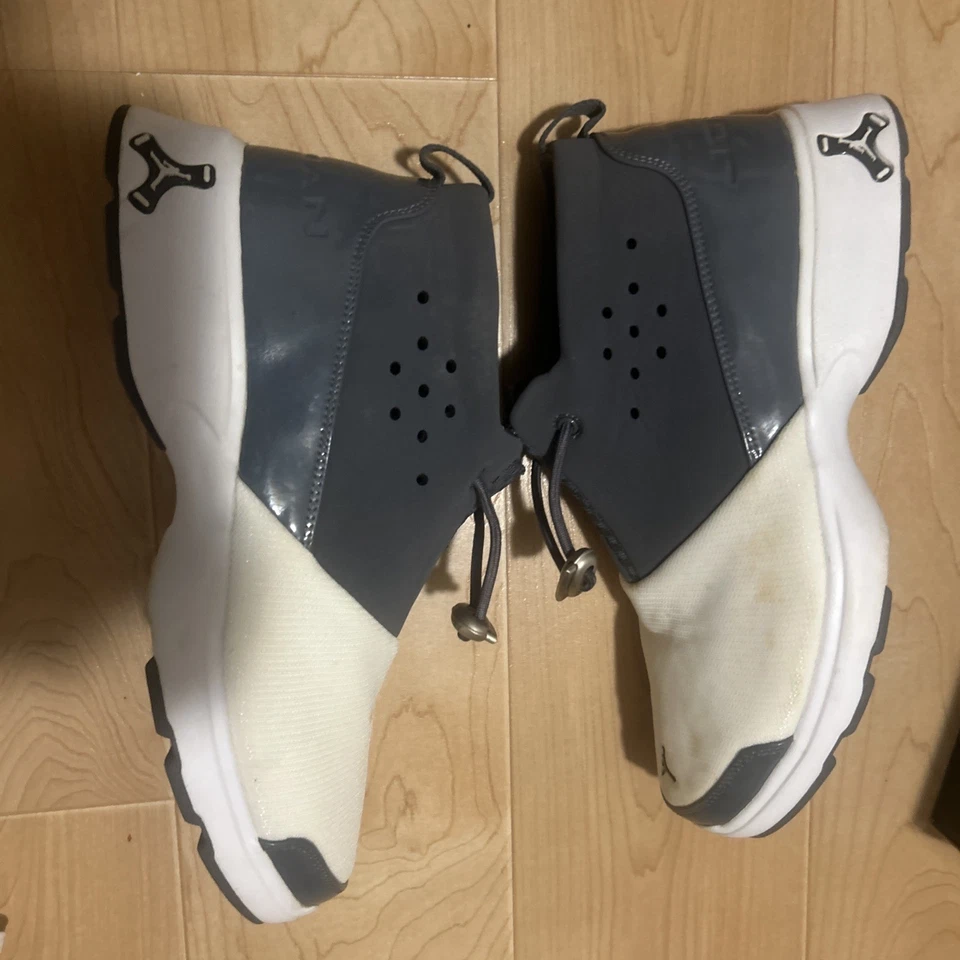 Air Jordan Roy Jones Jr Bolo 训练鞋美国男式 9.5 码白色/灰色 — 第 4/4 张图片