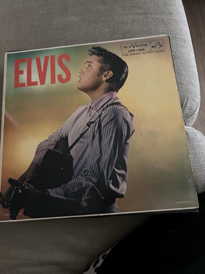 Elvis Presley Elvis RCA High-Fidelity 12'' Vinyl LP. Slight tear in cover.