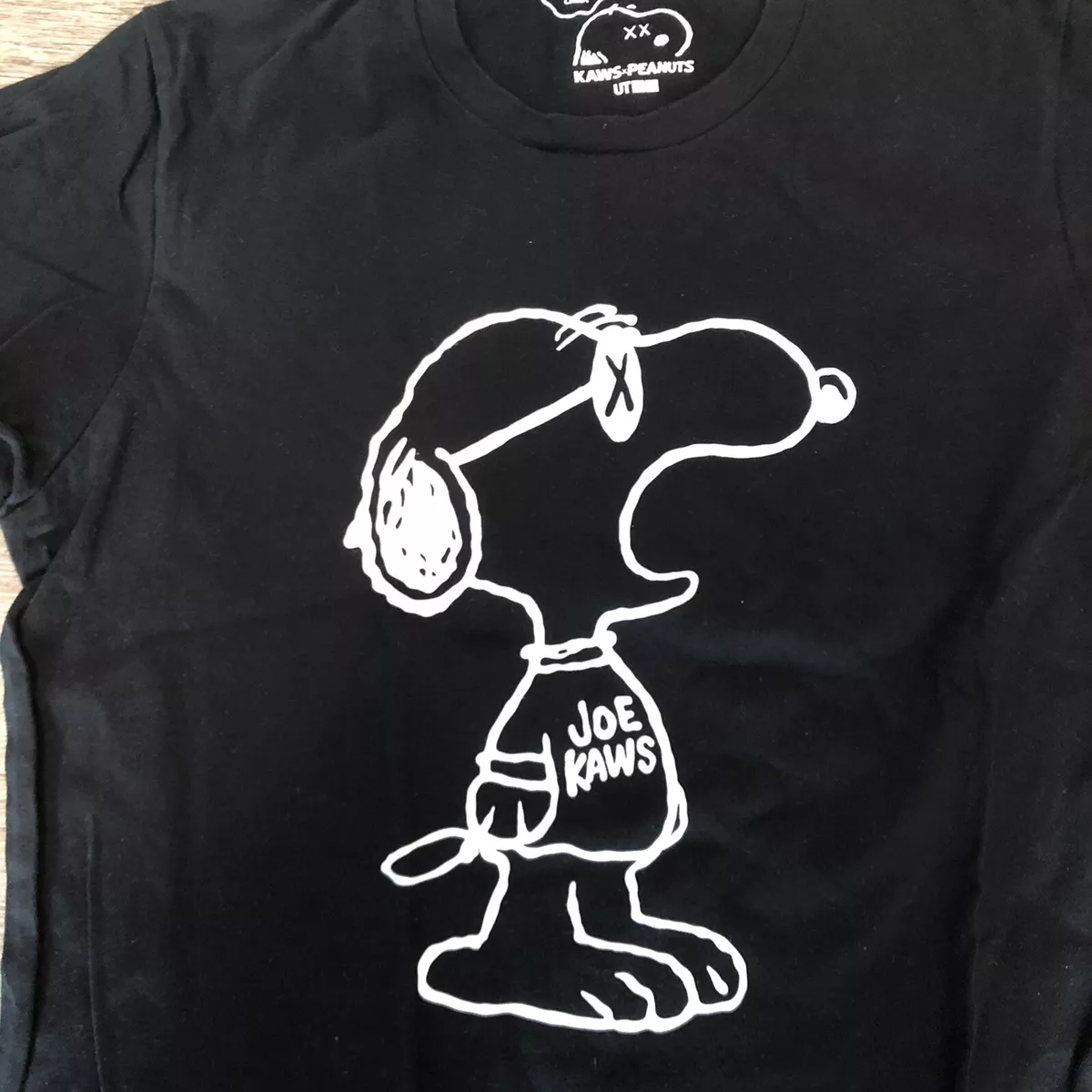 kaws x peanuts t shirt