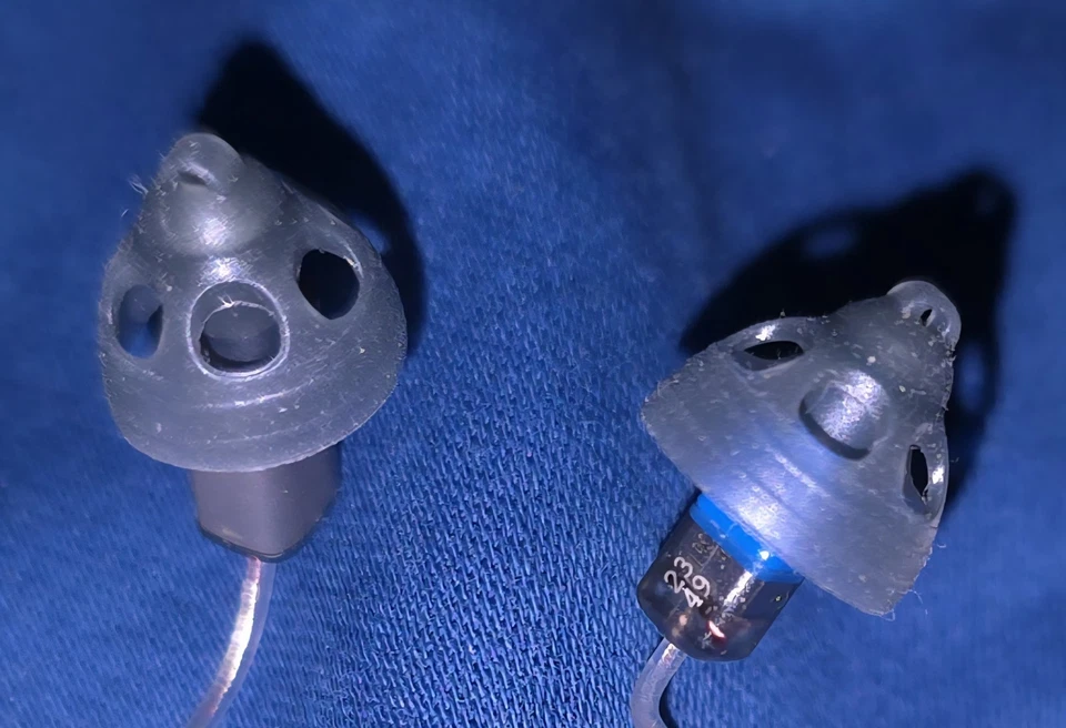 Audífonos Unitron Vivante V‐R/V‐RT (V5 Tech Level) - Recargables - Bluetooth Foto 3 de 4